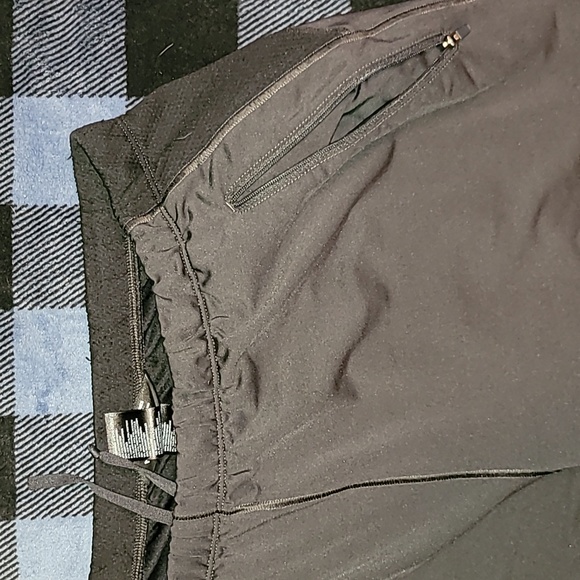 The North Face. Flash-dry sweatpants. Pre-owned. Men's size Large - Picture 8 of 15